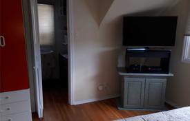 3-zimmer haus in der stadt in Etobicoke, Kanada. C$1 163 000