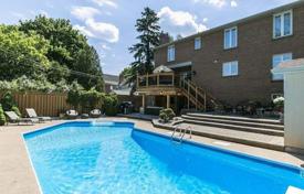 4-zimmer haus in der stadt in Etobicoke, Kanada. C$2 091 000