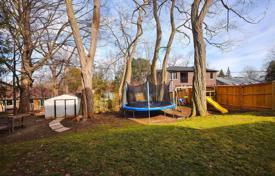 6-zimmer haus in der stadt in North York, Kanada. C$2 139 000