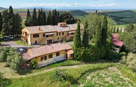 Farm 1112 m² in Montecatini Val di Cecina, Italien. 1 195 000 €