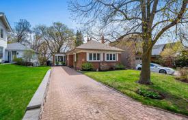 12-zimmer haus in der stadt in Old Toronto, Kanada. C$2 549 000