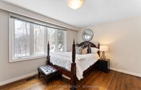 10-zimmer haus in der stadt in North York, Kanada. C$2 185 000