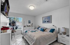4-zimmer haus in der stadt in Miami, Vereinigte Staaten. $560 000