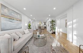 11-zimmer haus in der stadt in Scarborough, Kanada. C$1 749 000