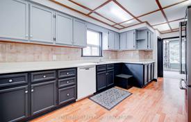 10-zimmer haus in der stadt in Scarborough, Kanada. C$2 143 000
