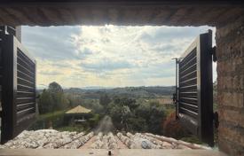 7-zimmer wohnung 401 m² in Siena, Italien. 590 000 €