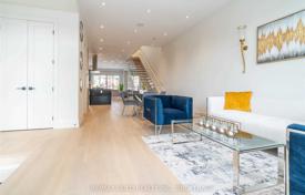 4-zimmer haus in der stadt in Etobicoke, Kanada. C$2 048 000