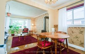 6-zimmer haus in der stadt in Scarborough, Kanada. C$1 103 000