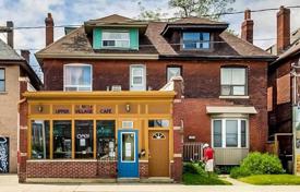 Stadthaus – Dundas Street West, Toronto, Ontario,  Kanada. C$2 172 000