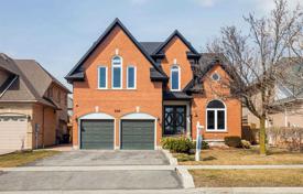 Haus in der Stadt – North York, Toronto, Ontario,  Kanada. C$2 318 000