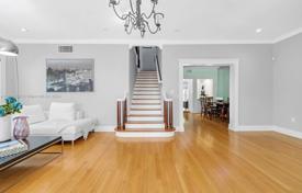 5-zimmer haus in der stadt 285 m² in Miami, Vereinigte Staaten. $2 499 000