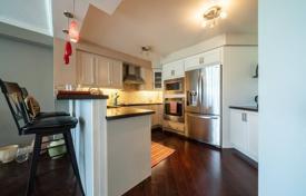 2-zimmer wohnung in Lake Shore Boulevard West, Kanada. C$711 000