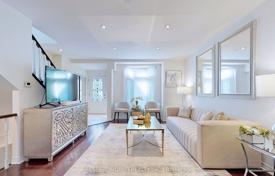 7-zimmer haus in der stadt in North York, Kanada. C$2 188 000
