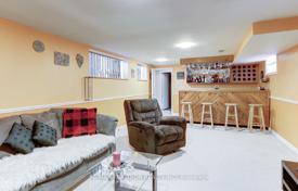 7-zimmer haus in der stadt in Scarborough, Kanada. C$1 167 000