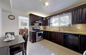 12-zimmer haus in der stadt in North York, Kanada. C$2 484 000