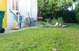3-zimmer haus in der stadt 198 m² in Miami, Vereinigte Staaten. $1 558 000