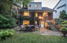 3-zimmer haus in der stadt in Etobicoke, Kanada. C$2 343 000