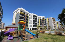 Wohnungen im neuen Projekt mit Pool und Parkplatz in Altıntas. $123 000