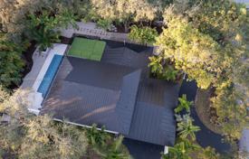Haus in der Stadt – Pinecrest, Florida, Vereinigte Staaten. $2 500 000