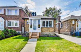 3-zimmer haus in der stadt in East York, Kanada. C$1 142 000