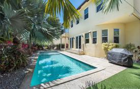 8-zimmer villa 450 m² in Miami Beach, Vereinigte Staaten. $2 450 000