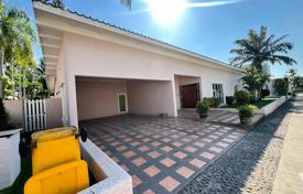 5-zimmer villa 550 m² in Pattaya, Thailand. $745 000
