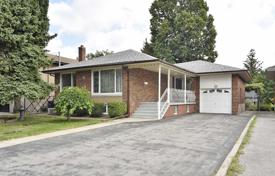 5-zimmer haus in der stadt in North York, Kanada. C$1 554 000