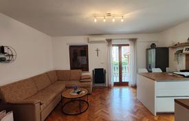 Apartment mit Garten, Insel Krk, Malinska, in attraktiver Lage!. 250 000 €