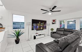 Haus in der Stadt – West End, Miami, Florida,  Vereinigte Staaten. $535 000