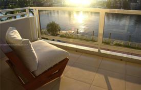 2-zimmer appartements in eigentumswohnungen 97 m² in Miami Beach, Vereinigte Staaten. $560 000