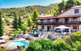 4-zimmer villa 300 m² auf der Peloponnes, Griechenland. 550 000 €