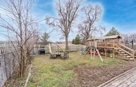 10-zimmer haus in der stadt in Etobicoke, Kanada. C$1 493 000