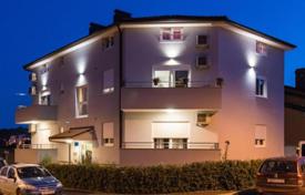 13-zimmer haus in der stadt 320 m² in Pula, Kroatien. 875 000 €