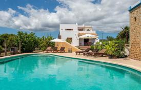Villa – Ibiza, Balearen, Spanien. 4 700 €  pro Woche