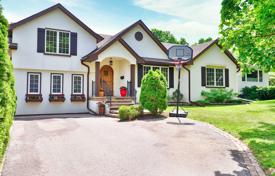 Haus in der Stadt – North York, Toronto, Ontario,  Kanada. C$2 062 000