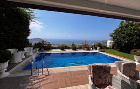 Haus mit 3 Schlafzimmern und Meerblick sowie Pool in Alanya Bektas. $917 000