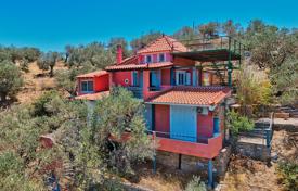 9-zimmer villa 470 m² in Galatas, Griechenland. 1 350 000 €