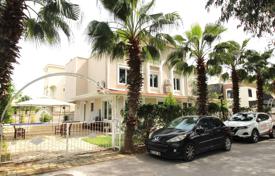 Möblierte Häuser mit Pools und Gärten in Kadriye Antalya. $299 000