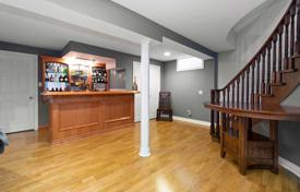 6-zimmer haus in der stadt in North York, Kanada. C$2 268 000