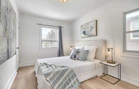 3-zimmer haus in der stadt in Etobicoke, Kanada. C$1 469 000