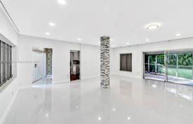 3-zimmer haus in der stadt 215 m² in Miami, Vereinigte Staaten. $780 000