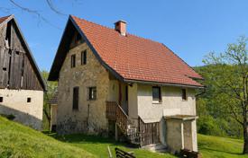2-zimmer einfamilienhaus 106 m² in Idrija, Slowenien. 679 000 €
