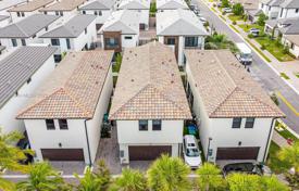 Haus in der Stadt – Doral, Florida, Vereinigte Staaten. $1 280 000