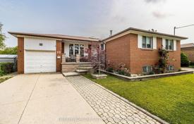 8-zimmer haus in der stadt in North York, Kanada. C$1 294 000