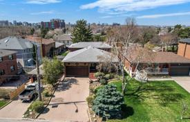 10-zimmer haus in der stadt in North York, Kanada. C$1 811 000