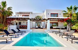 Villa – Ibiza, Balearen, Spanien. 11 000 €  pro Woche