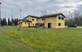 Grundstück in Pontedera, Italien. 900 000 €