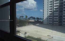 2-zimmer appartements in eigentumswohnungen 134 m² in Hallandale Beach, Vereinigte Staaten. $599 000