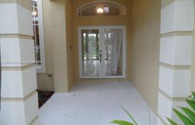 4-zimmer haus in der stadt 303 m² in Miami, Vereinigte Staaten. $920 000
