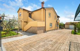 5-zimmer haus in der stadt 300 m² in Poreč, Kroatien. 699 000 €